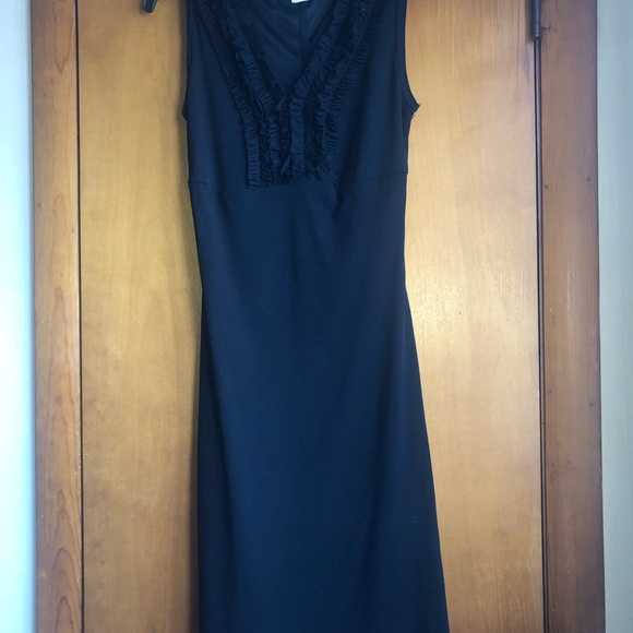 CUTE SHORT BLACK DRESS - Picture 3 of 8